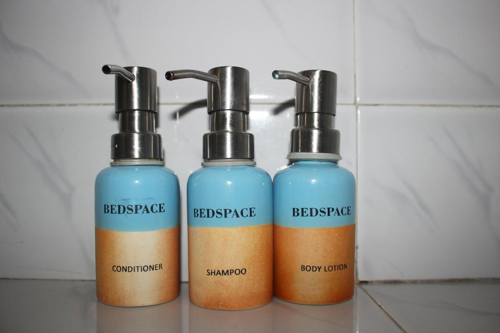 Bedspace 乌纳瓦图纳 外观 照片